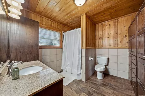 Bath - 137 Pickering Dr, Horatio, AR 71842 photo 1 of 5