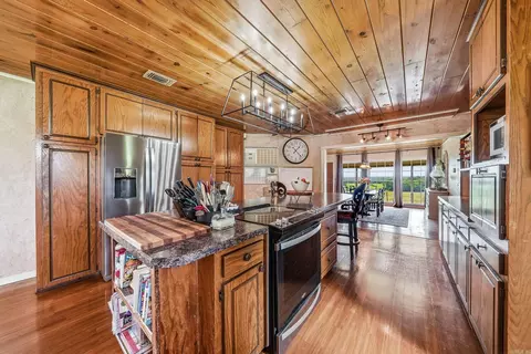 Kitchen - 137 Pickering Dr, Horatio, AR 71842 photo 2 of 4