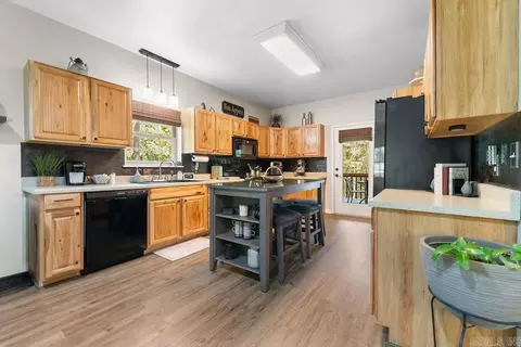 Kitchen - 126 Danny Dr, Clinton, AR 72031 photo 4 of 6