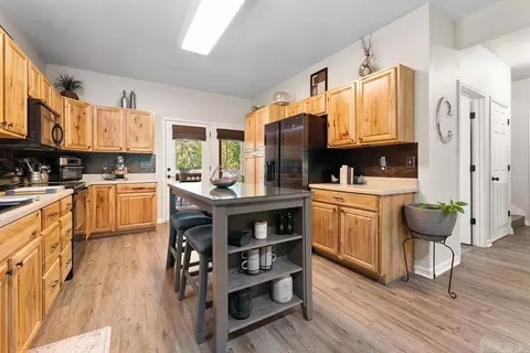 Kitchen - 126 Danny Dr, Clinton, AR 72031 photo 3 of 6