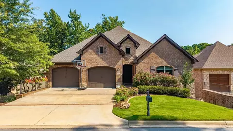 129 Cove Creek Ct, Little Rock, AR 72223
