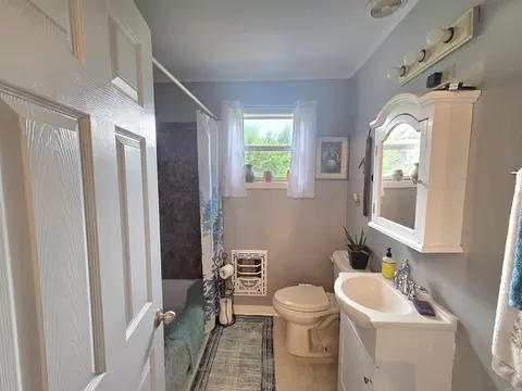 Bath - 3109 Red River Rd, Fox, AR 72051 photo 2 of 4