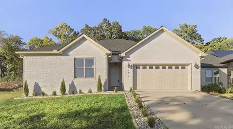 8010 Kanis Oaks Dr, Little Rock, AR 72204