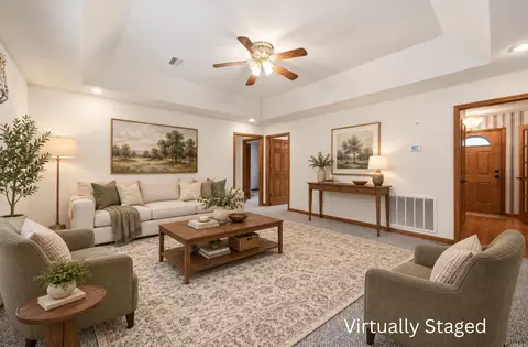 Living - 2950 Pheasant Rd, Conway, AR 72034 photo 1 of 2