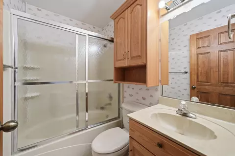 Bath - 2950 Pheasant Rd, Conway, AR 72034 photo 1 of 4