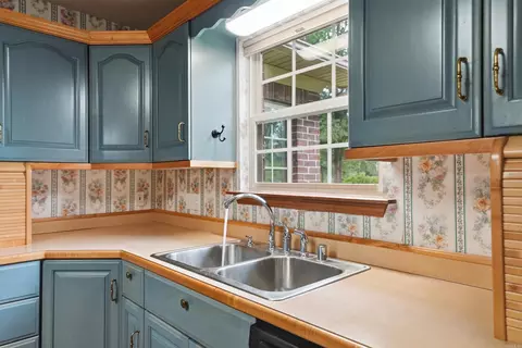 Kitchen - 2950 Pheasant Rd, Conway, AR 72034 photo 6 of 6