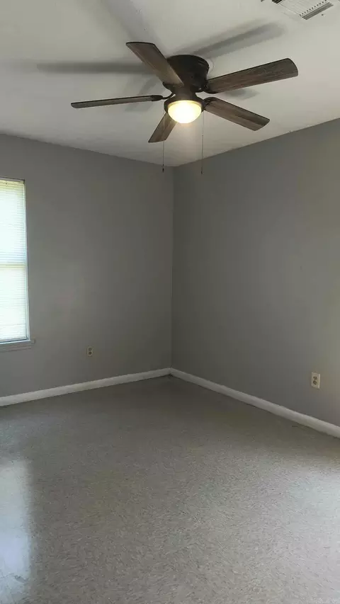 Bedroom - 5800-5826 W Short 3rd Ave, Pine Bluff, AR 71602 photo 2 of 3