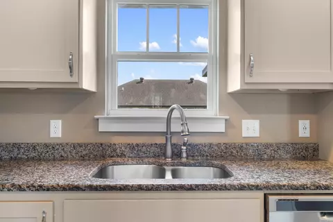 Kitchen - 12 Lapis Cv, Greenbrier, AR 72058 photo 2 of 2