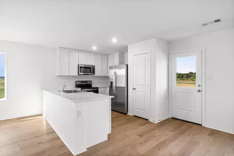 Kitchen - 61 Farmhouse Loop, Beebe, AR 72012 photo 1 of 3