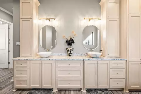 Bath - 801 Greystone Blvd, Cabot, AR 72023 photo 1 of 3