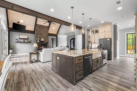 Kitchen - 801 Greystone Blvd, Cabot, AR 72023 photo 3 of 6