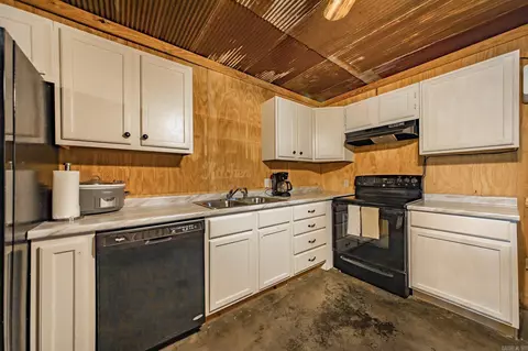 Kitchen - 6153 Ar Highway 319 W, Austin, AR 72007 photo 2 of 3