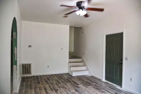 Living - 376 Lost Creek Rd, Pearcy, AR 71964 photo 2 of 2