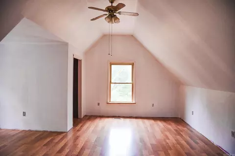 Bedroom - 376 Lost Creek Rd, Pearcy, AR 71964 photo 2 of 3