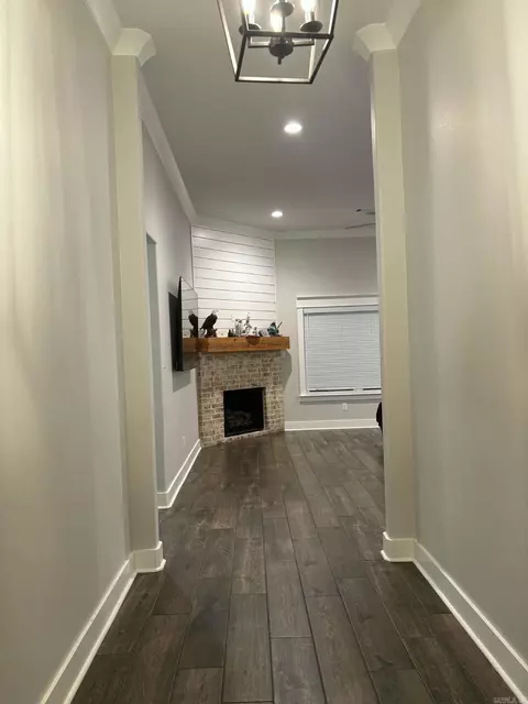 Entry Way - 8874 Wingate, Benton, AR 72019 photo 1 of 6