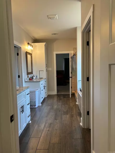 Entry Way - 8874 Wingate, Benton, AR 72019 photo 2 of 6