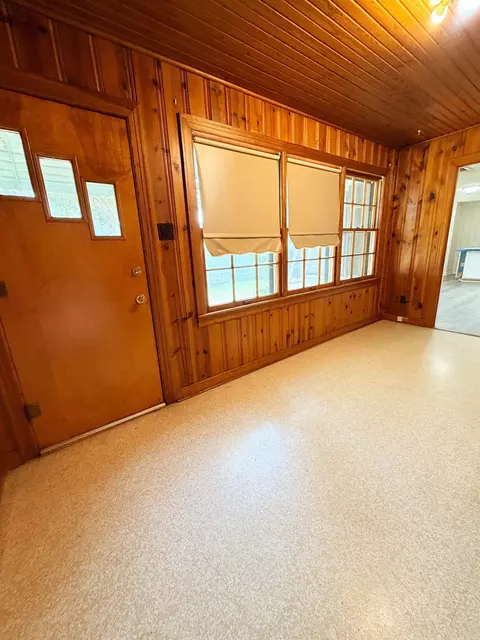 Exterior - 303 E Conway St, Benton, AR 72015 photo 4 of 4