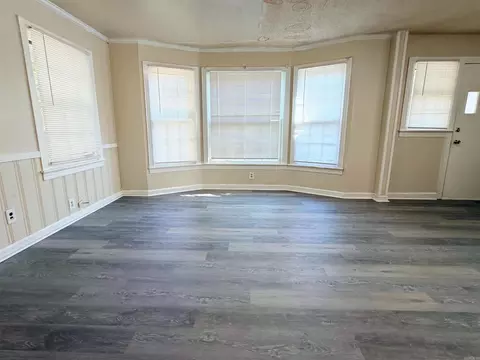 Living - 303 E Conway St, Benton, AR 72015 photo 8 of 8