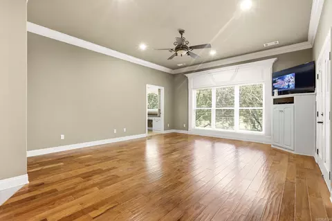 Living - 209 Cobblestone Dr, Cabot, AR 72023 photo 4 of 8