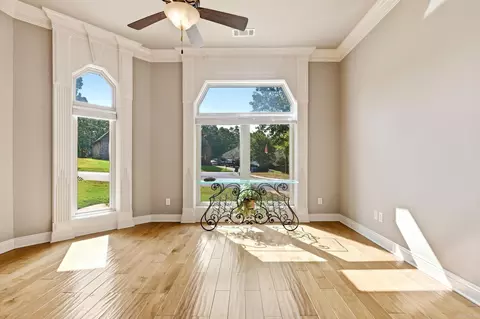 Living - 209 Cobblestone Dr, Cabot, AR 72023 photo 6 of 8