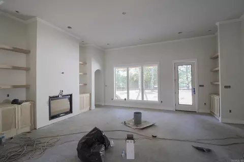 Living - 4675 College Ave, Conway, AR 72034 photo 3 of 3