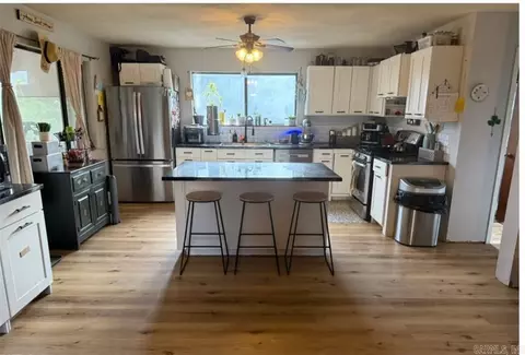 Kitchen - 6233 Sunny Fox Rd, Mountain View, AR 72560 photo 1 of 3