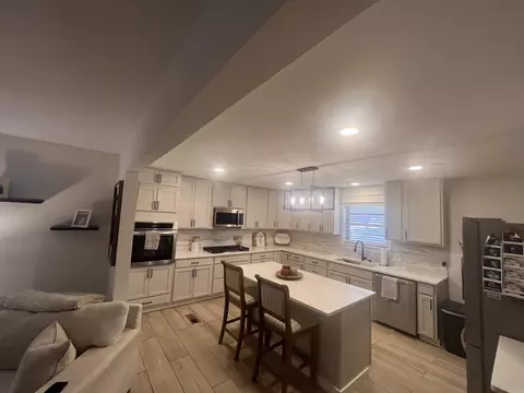 Kitchen - 602 E Saline Cir, Benton, AR 72019 photo 2 of 2