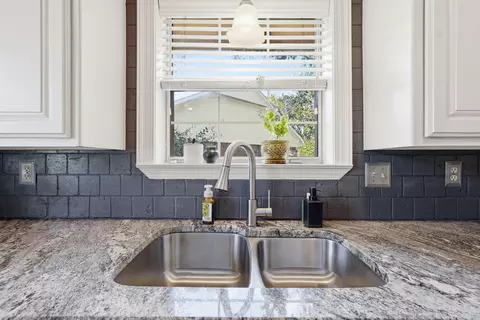 Kitchen - 5 Brandon Cir, Conway, AR 72034 photo 4 of 4