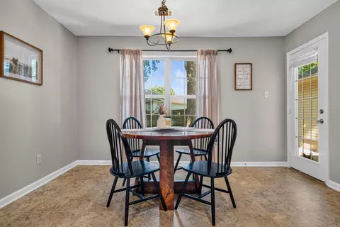 Dining - 3628 Winterbrook Dr, Benton, AR 72015 photo 3 of 4
