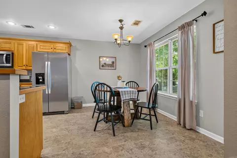 Dining - 3628 Winterbrook Dr, Benton, AR 72015 photo 1 of 4