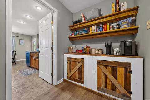 Entry Way - 3628 Winterbrook Dr, Benton, AR 72015 photo 2 of 2