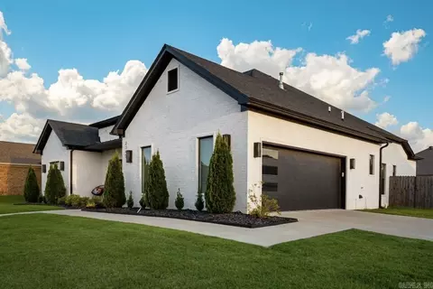 Exterior - 2302 Pleasant Cv, Conway, AR 72034 photo 3 of 4