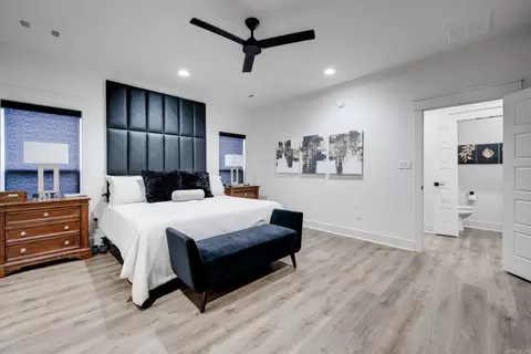 Bedroom - 2302 Pleasant Cv, Conway, AR 72034 photo 2 of 5