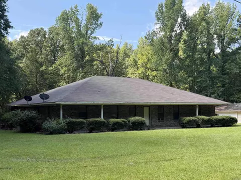 Exterior - 6920 Calloway Hill Dr, Pine Bluff, AR 71603 photo 2 of 14