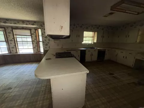 Kitchen - 6920 Calloway Hill Dr, Pine Bluff, AR 71603 photo 2 of 2