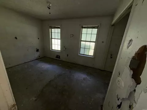 Bedroom - 6920 Calloway Hill Dr, Pine Bluff, AR 71603 photo 2 of 4