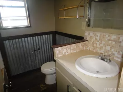 Bath - 509 Daffodil Rd, Romance, AR 72136 photo 2 of 2
