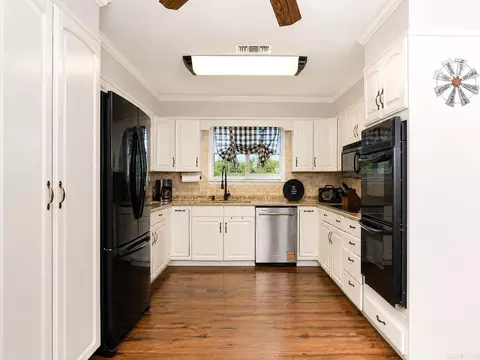 Kitchen - 8128 Cross Rd, Pine Bluff, AR 71603 photo 1 of 2