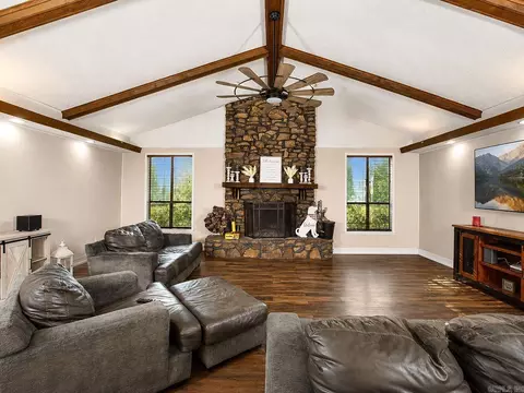 Living - 8128 Cross Rd, Pine Bluff, AR 71603 photo 1 of 3