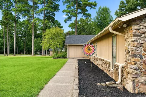Exterior - 8128 Cross Rd, Pine Bluff, AR 71603 photo 3 of 4