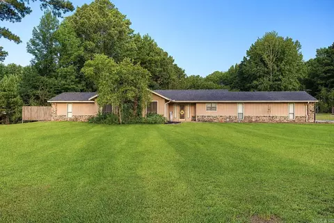 Exterior - 8128 Cross Rd, Pine Bluff, AR 71603 photo 2 of 4