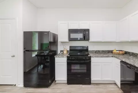 Kitchen - 1320 Meadows Dr, Benton, AR 72019 photo 2 of 2