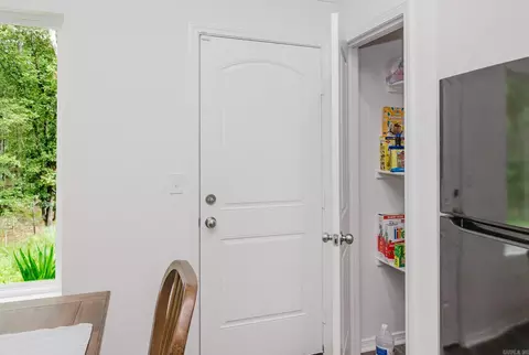 Entry Way - 1320 Meadows Dr, Benton, AR 72019 photo 5 of 5