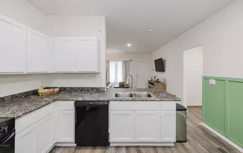 Kitchen - 1320 Meadows Dr, Benton, AR 72019 photo 1 of 2