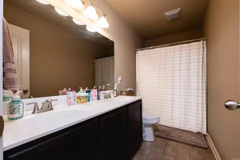 Bath - 115 Harvick Cir, Cabot, AR 72023 photo 2 of 2