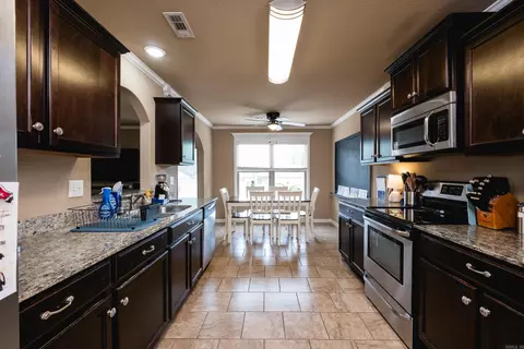 Entry Way - 115 Harvick Cir, Cabot, AR 72023 photo 5 of 9