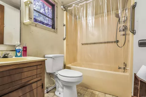 Bath - 12 Cinnamon Ln, Mount Ida, AR 71957 photo 2 of 2