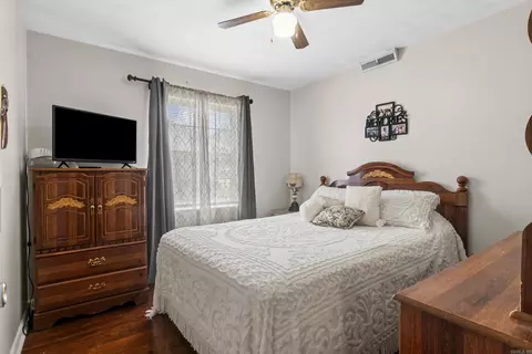 Bedroom - 1307 S Dakota St, Pine Bluff, AR 71601 photo 3 of 4