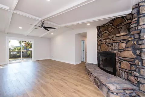 Living - 3025 Razorback Rd, Benton, AR 72015 photo 1 of 7