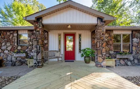 Exterior - 3025 Razorback Rd, Benton, AR 72015 photo 2 of 11